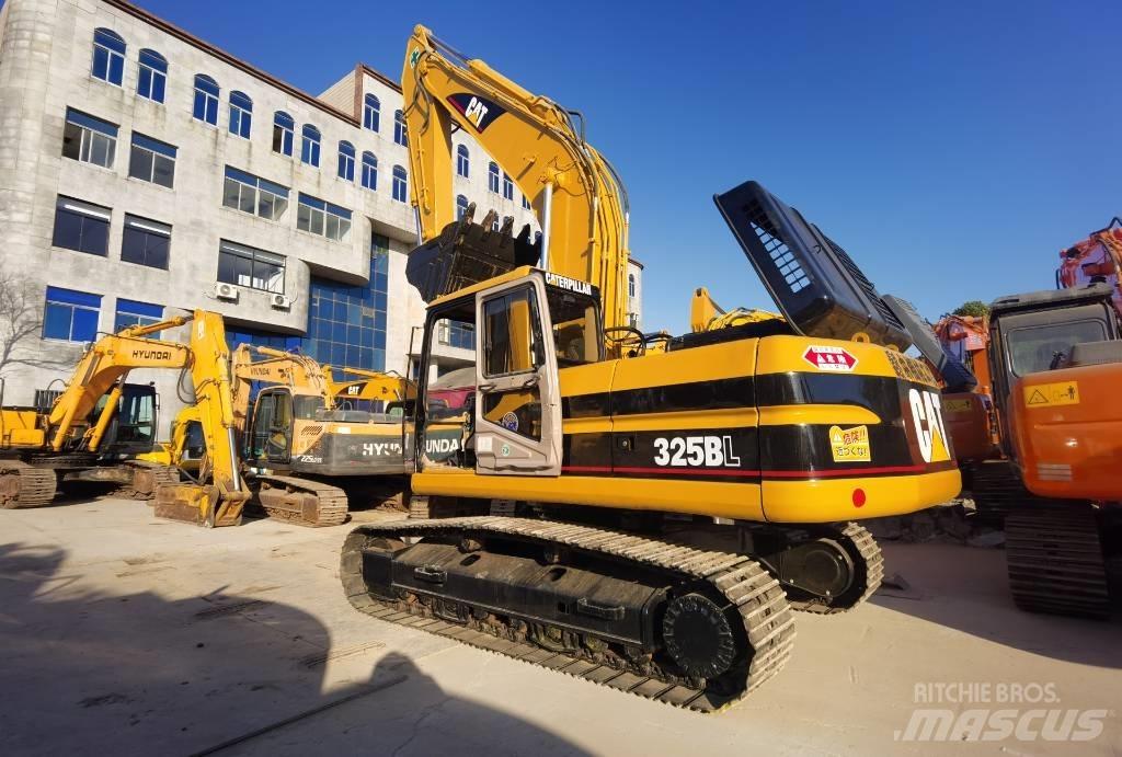 CAT 325 B L Lánctalpas kotrók