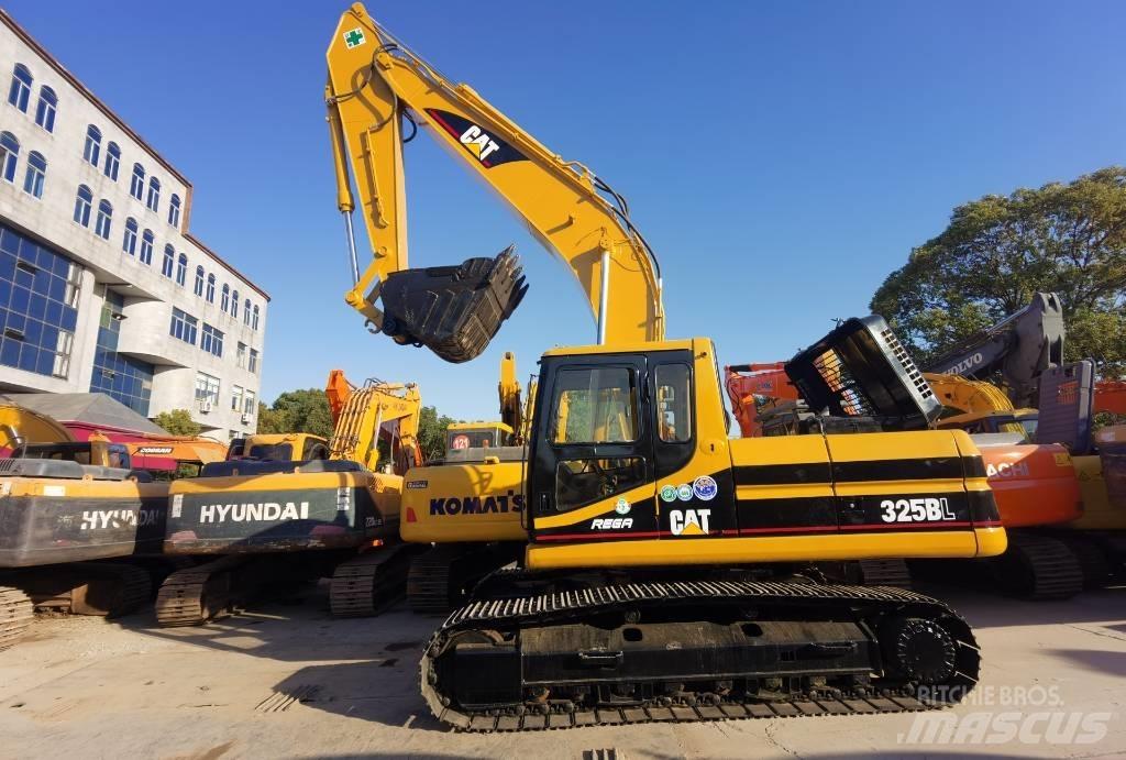 CAT 325 B L Lánctalpas kotrók
