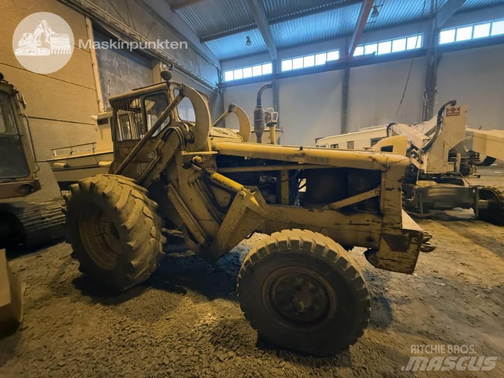 Volvo BM 620 Gumikerekes homlokrakodók