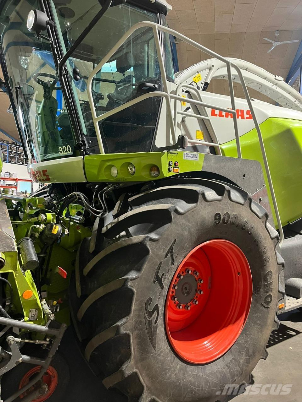 CLAAS Jaguar 950 Önjáró szecskázók
