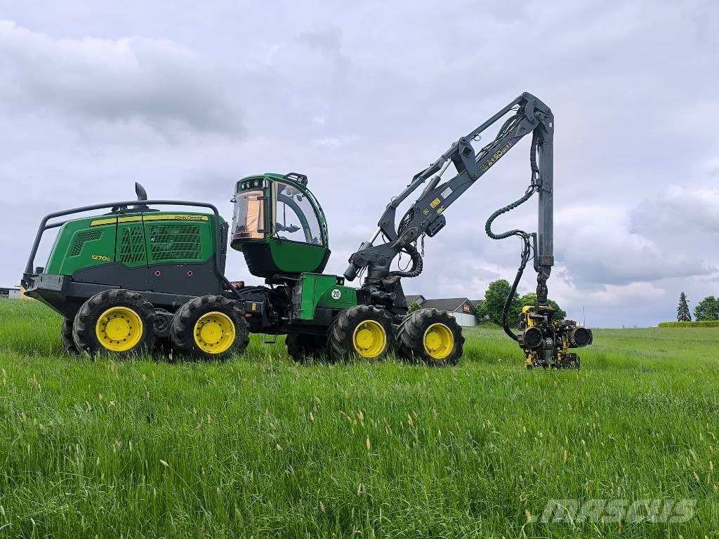 John Deere 1270 G Betakarítók