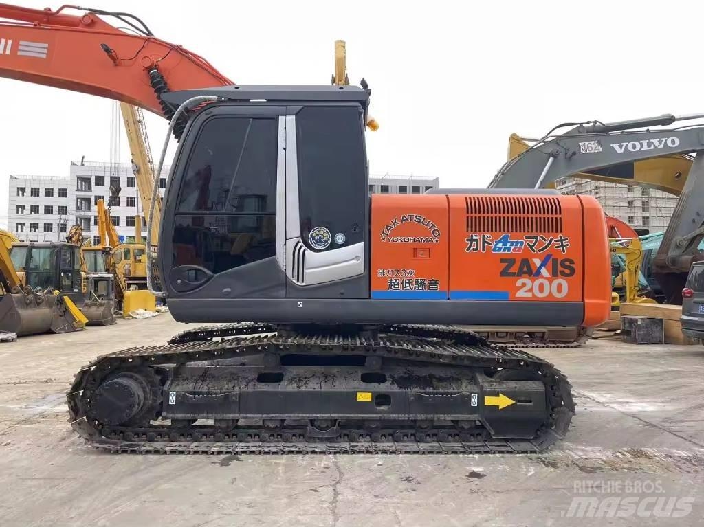 Hitachi ZX 200 Lánctalpas kotrók