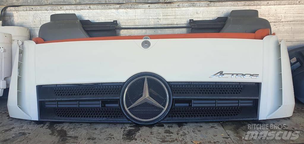 Mercedes-Benz Actros Vezetőfülke és belső tartozékok