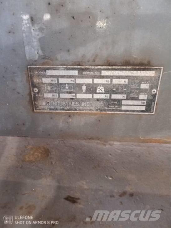 JLG 600 AJ Karos emelők