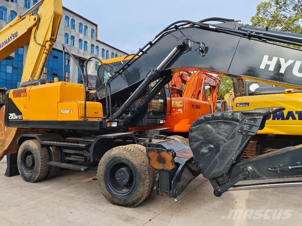 Hyundai R210W-9 Gumikerekes kotrók