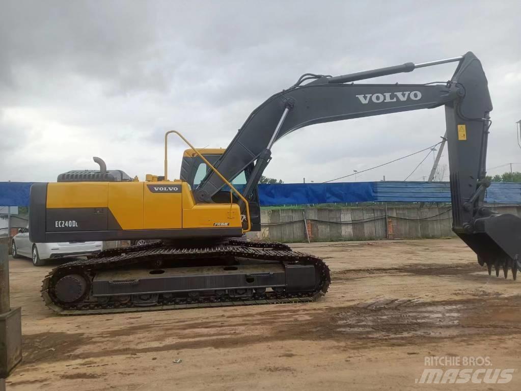 Volvo EC 240 DL Lánctalpas kotrók