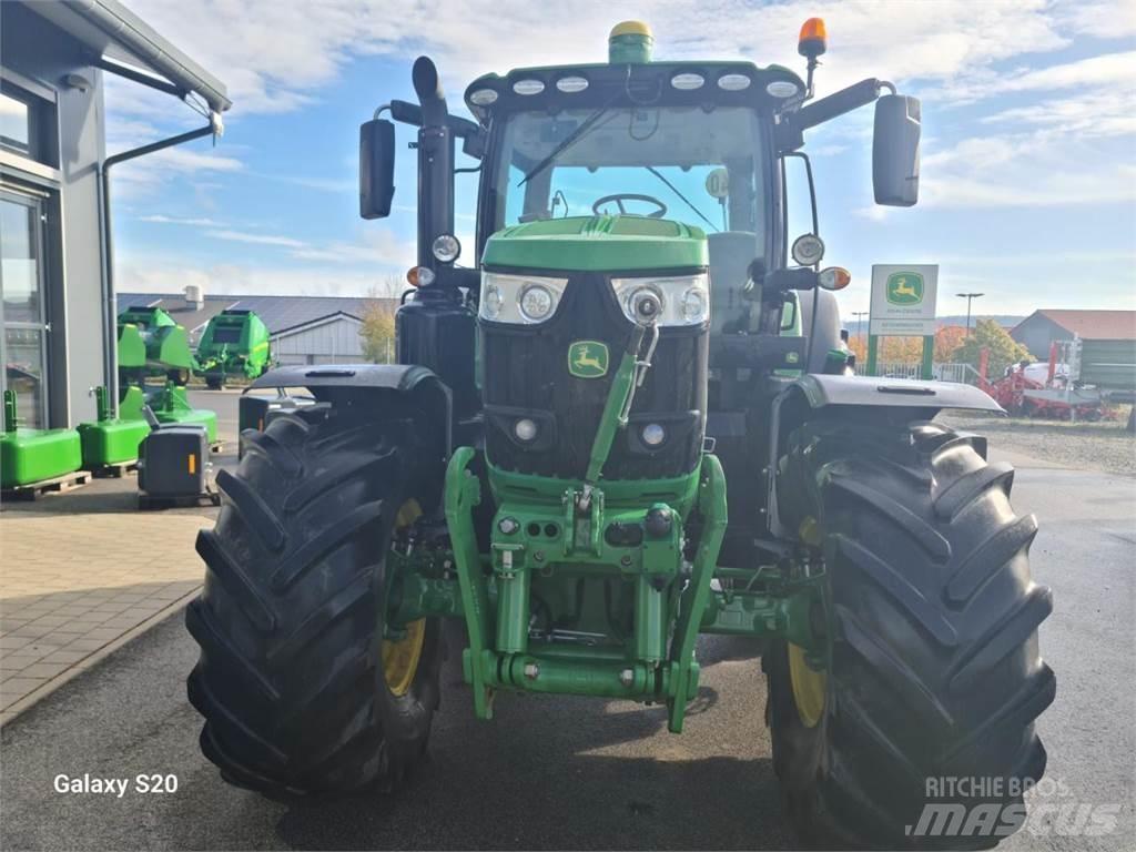 John Deere 6215R Traktorok