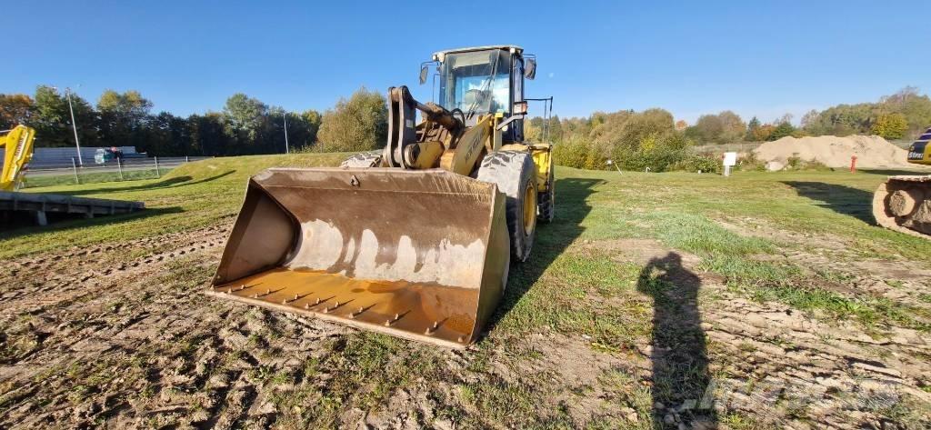 New Holland W 190 B Gumikerekes homlokrakodók