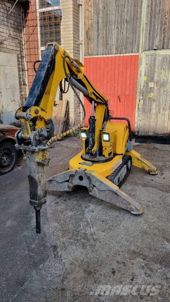 Brokk 90 Bontásra használt kotrók