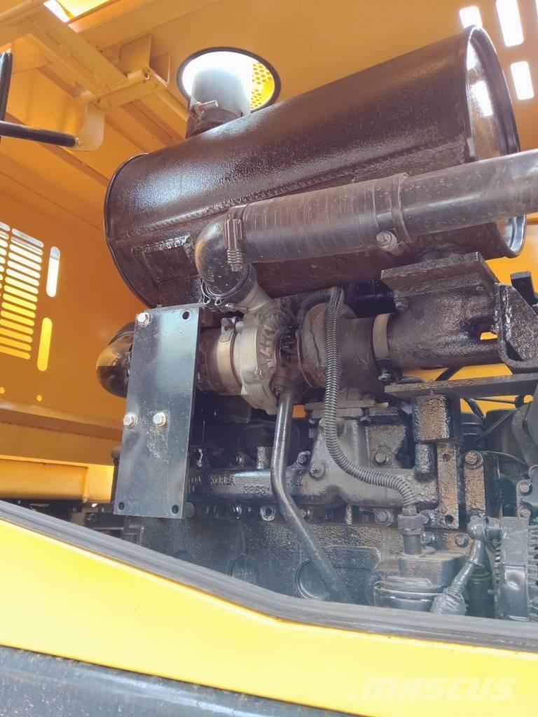 Komatsu WA 320 Gumikerekes homlokrakodók
