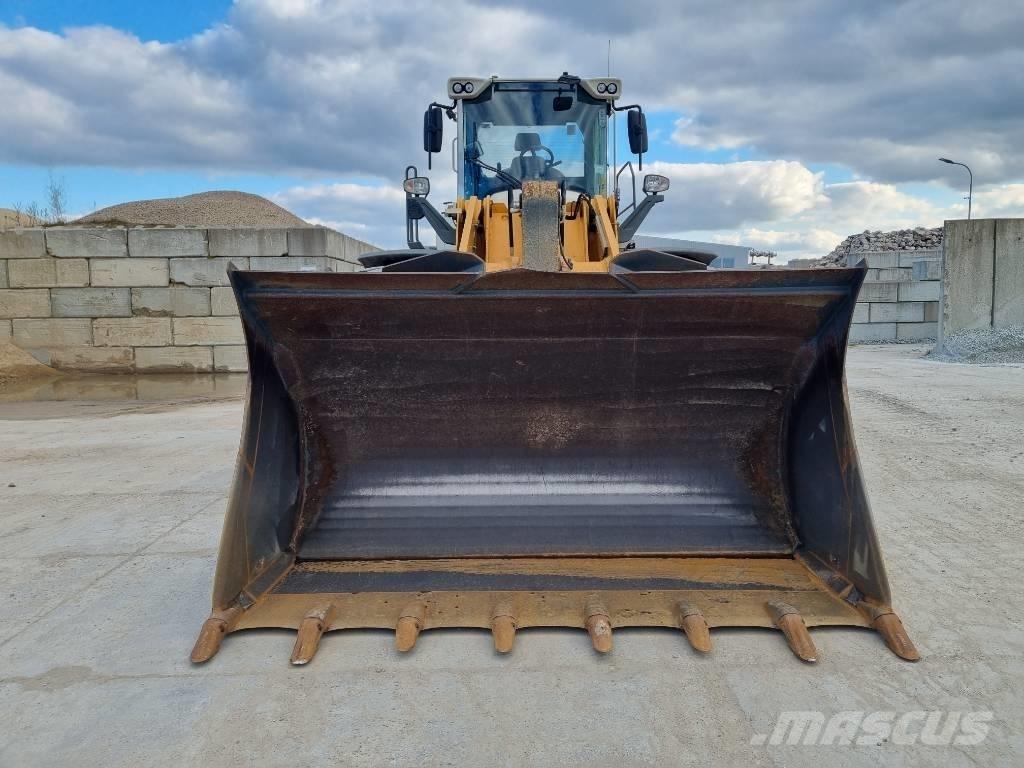 Liebherr 566 xpower Gumikerekes homlokrakodók