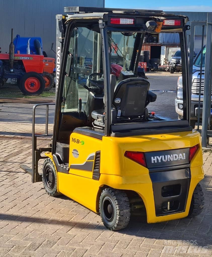 Hyundai 16 B-9 Elektromos targoncák