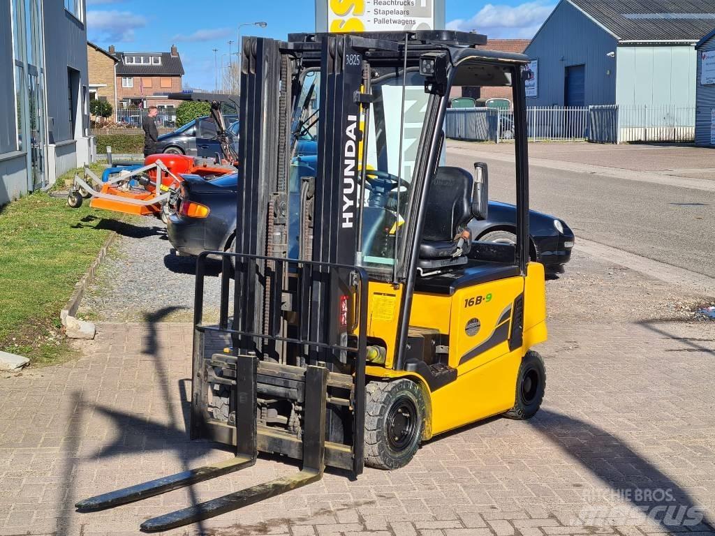 Hyundai 16 B-9 Elektromos targoncák