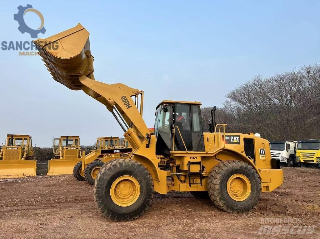 CAT 950 H Gumikerekes homlokrakodók