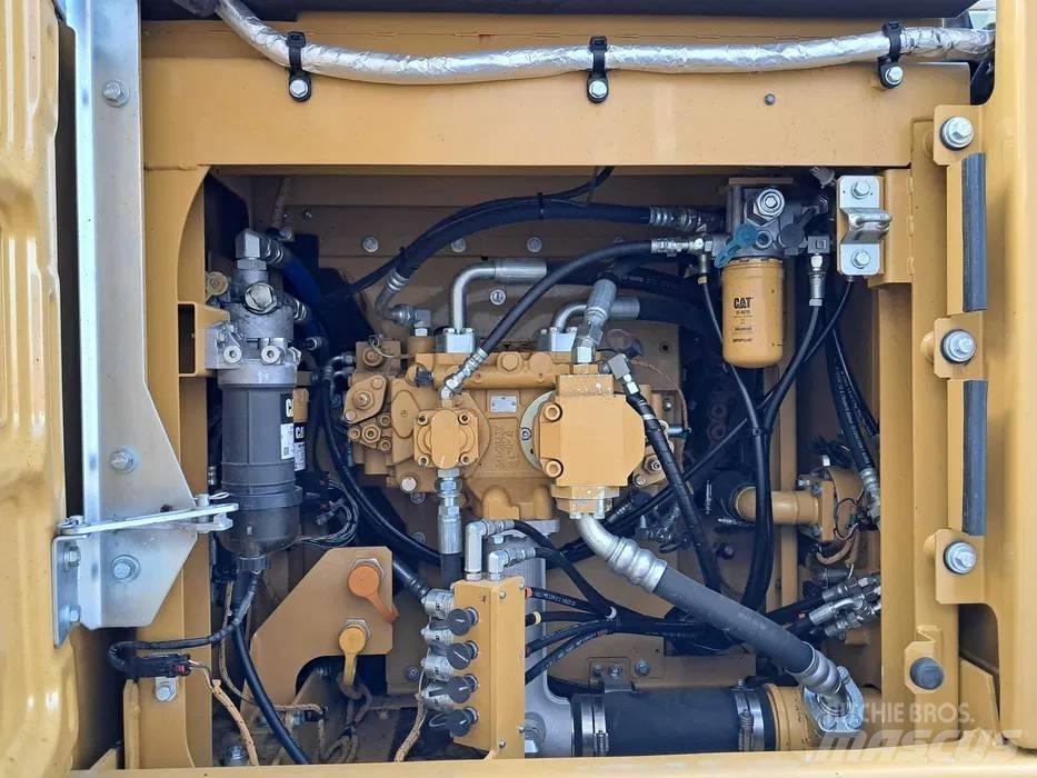 CAT 323 F L Lánctalpas kotrók