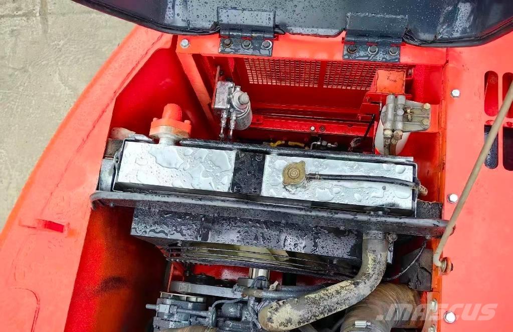 Doosan DX 140 Lánctalpas kotrók