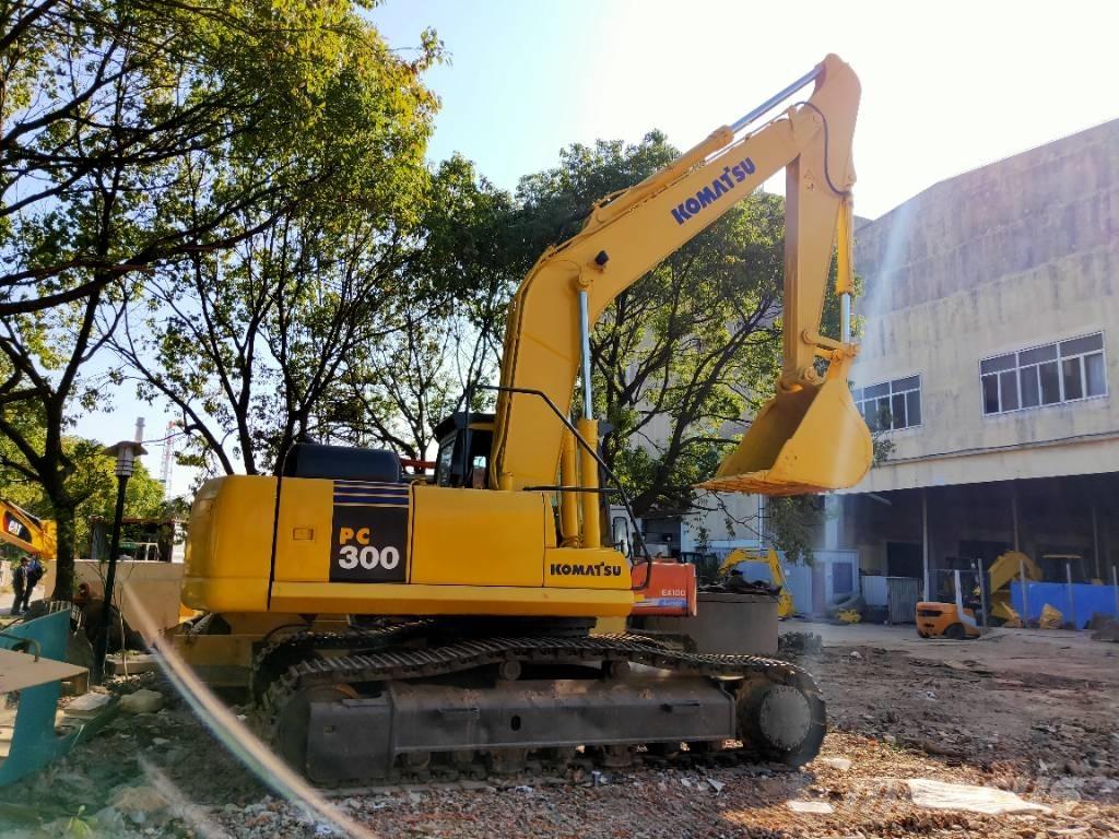 Komatsu PC300-7 Lánctalpas kotrók