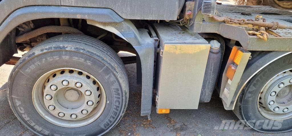 Volvo FM 13 erdészeti gépszállító teherautók
