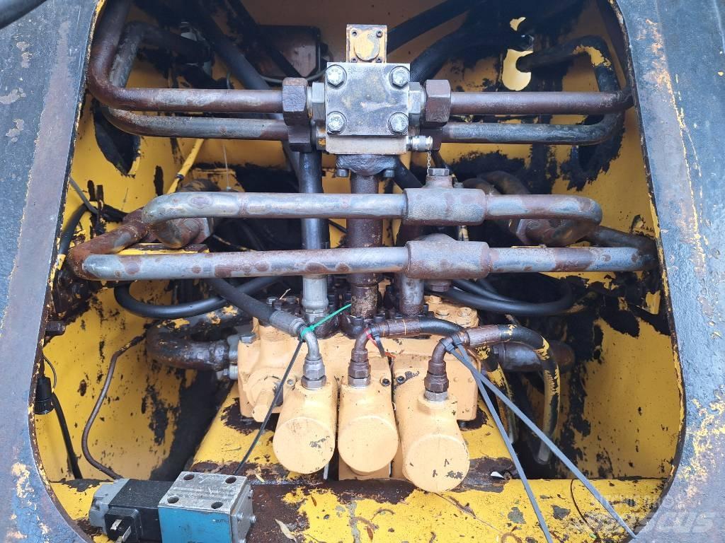 Volvo BM 4600 Gumikerekes homlokrakodók