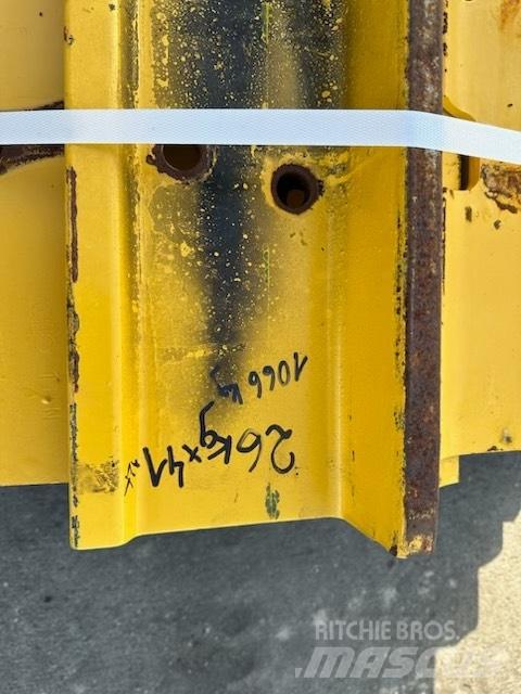 Komatsu d 85 plate Lánctalpak, láncok és futóművek