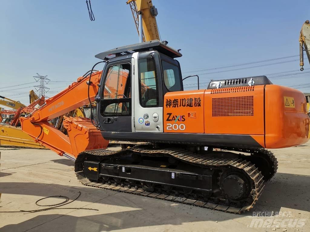 Hitachi ZX 200 Lánctalpas kotrók