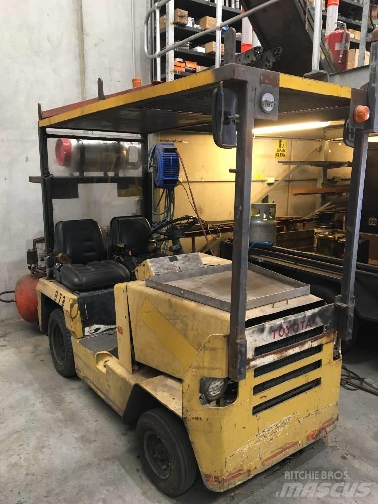 Toyota 2TG10 Vontatótargonca