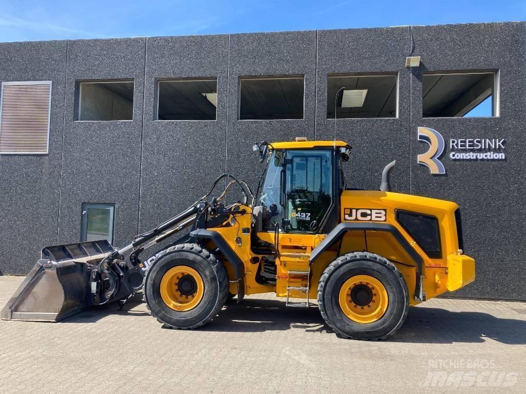 JCB 437 HT HL Gumikerekes homlokrakodók