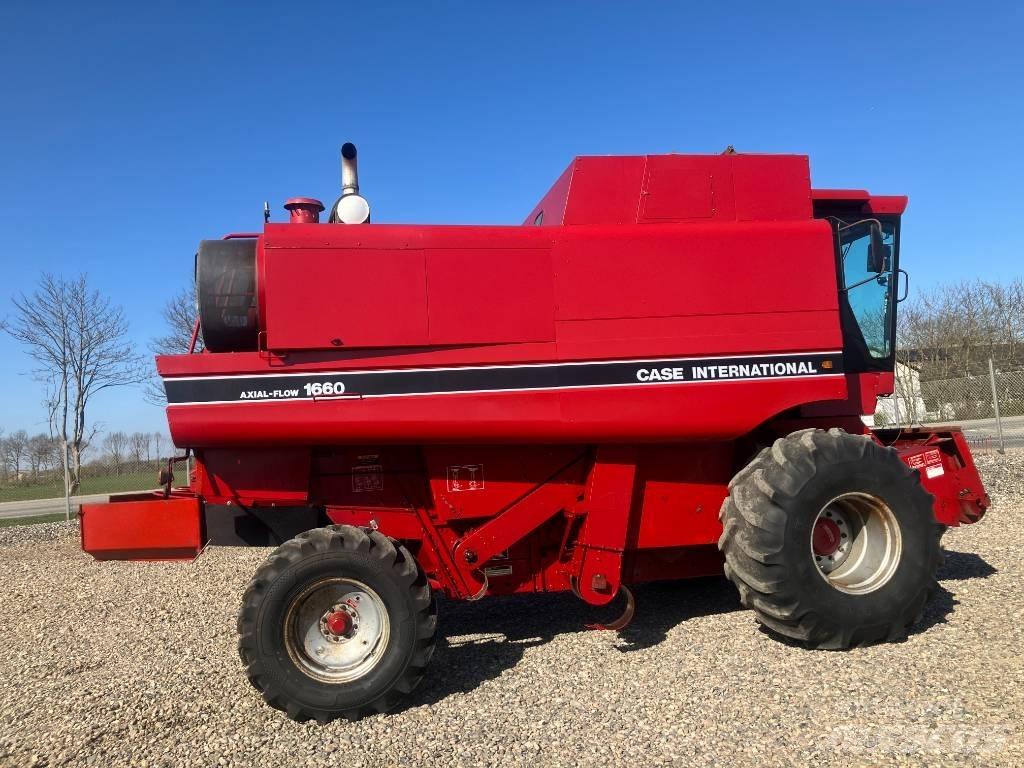 Case IH 1660 Kombájnok