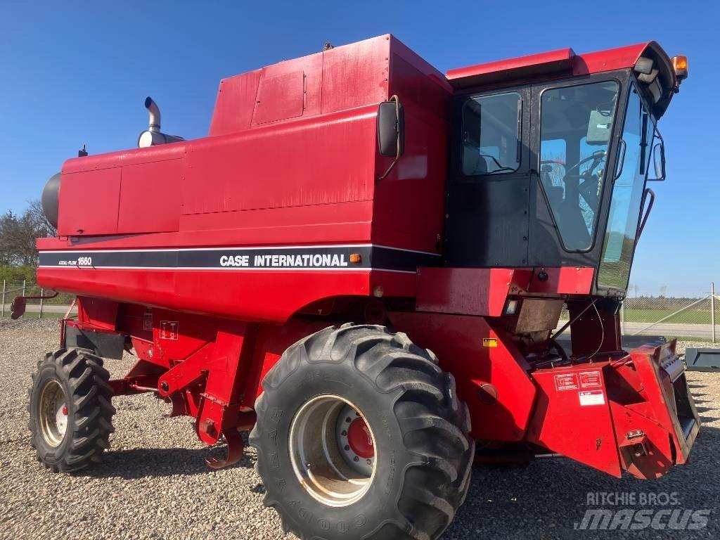 Case IH 1660 Kombájnok