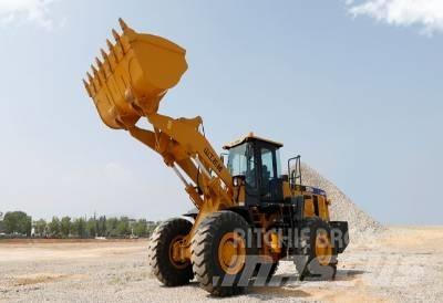 CAT 668D Gumikerekes homlokrakodók