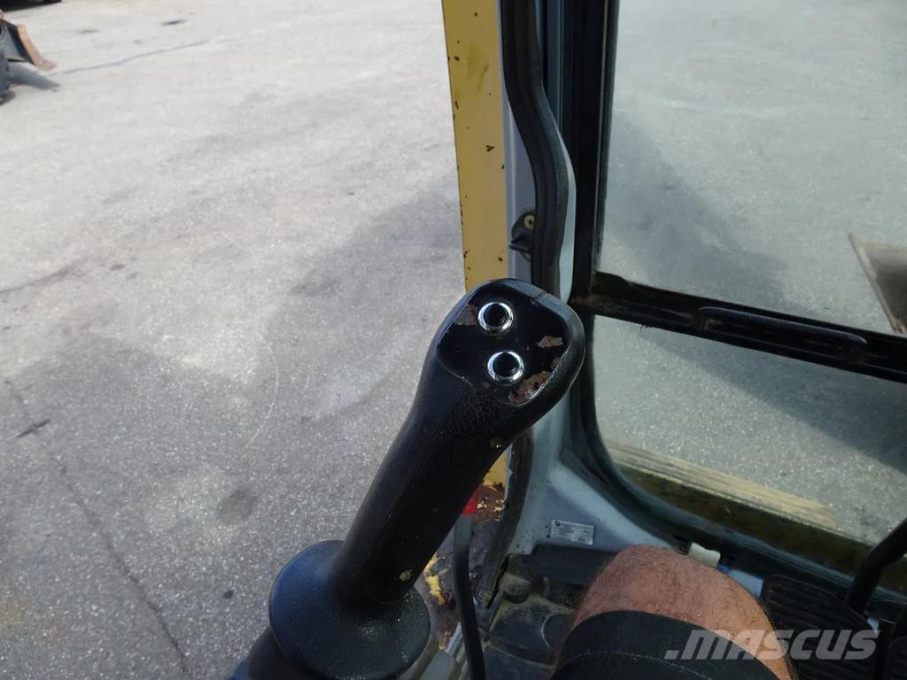 New Holland E195 Lánctalpas kotrók