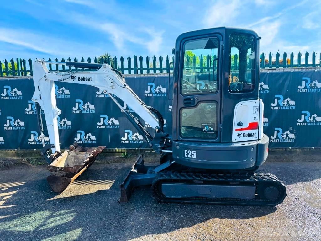 Bobcat E 25 Mini kotrók < 7t