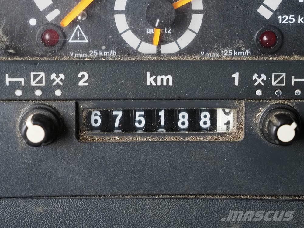 Scania 94 D 260 Platós / Ponyvás teherautók