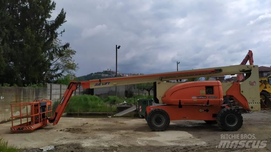 JLG 800 AJ Karos emelők