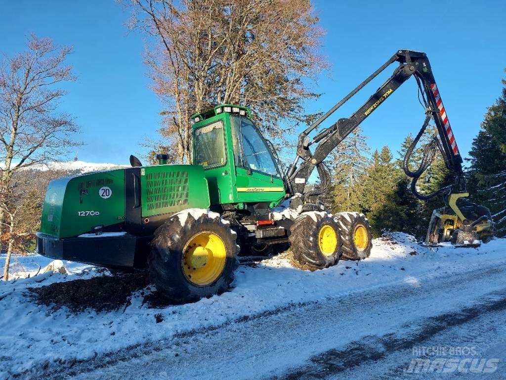 John Deere 1270 D Betakarítók