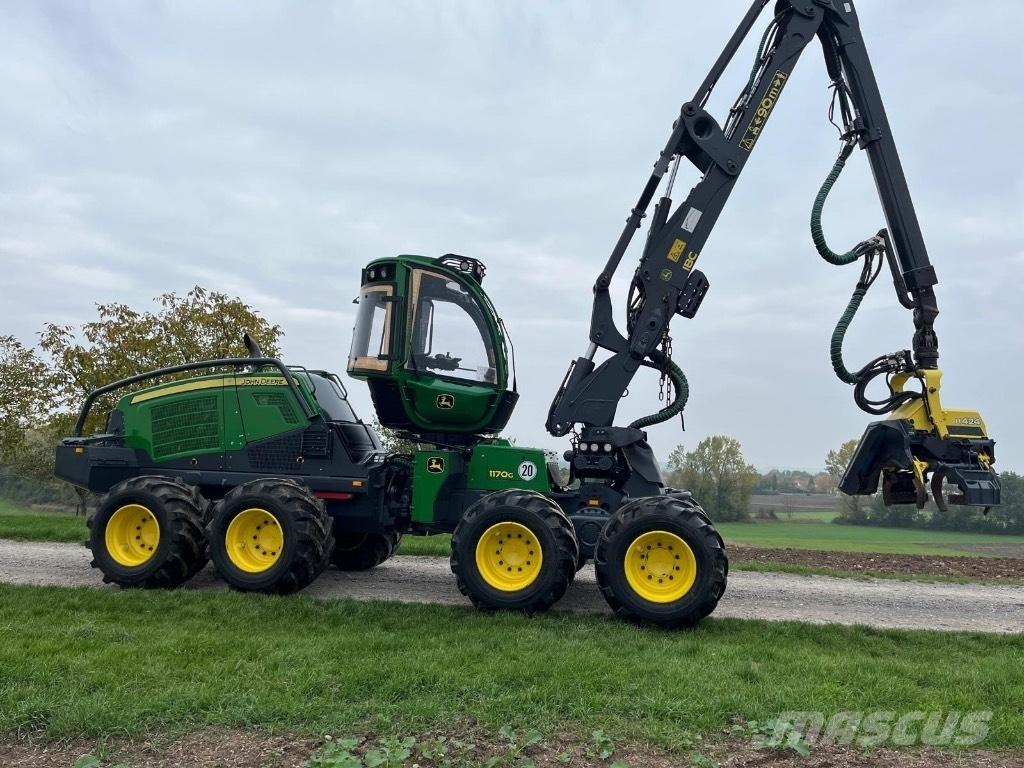 John Deere 1170G Betakarítók