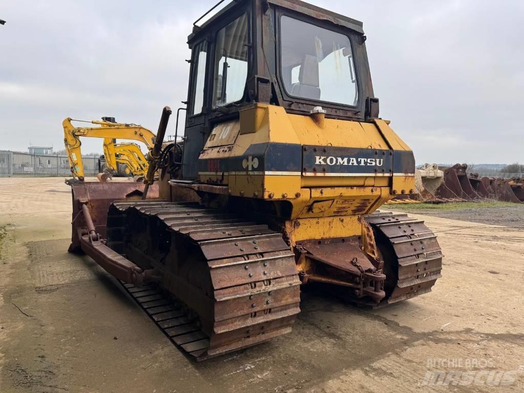 Komatsu D63E-1 lánctalpas dózerek