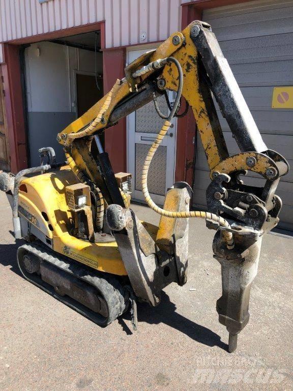 Brokk 90 Bontásra használt kotrók