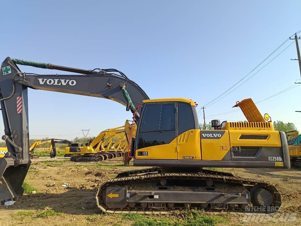 Volvo EC 250 Lánctalpas kotrók