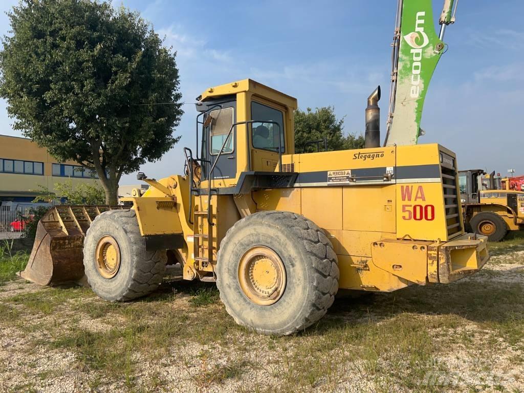 Komatsu WA 500-1 Gumikerekes homlokrakodók