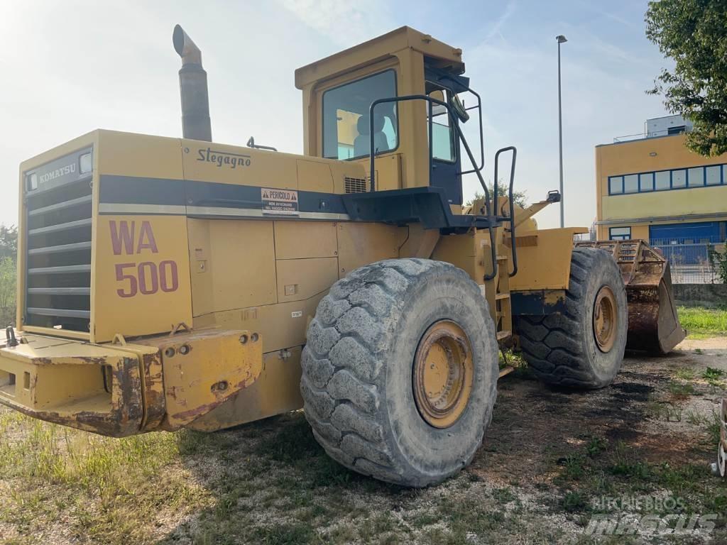 Komatsu WA 500-1 Gumikerekes homlokrakodók