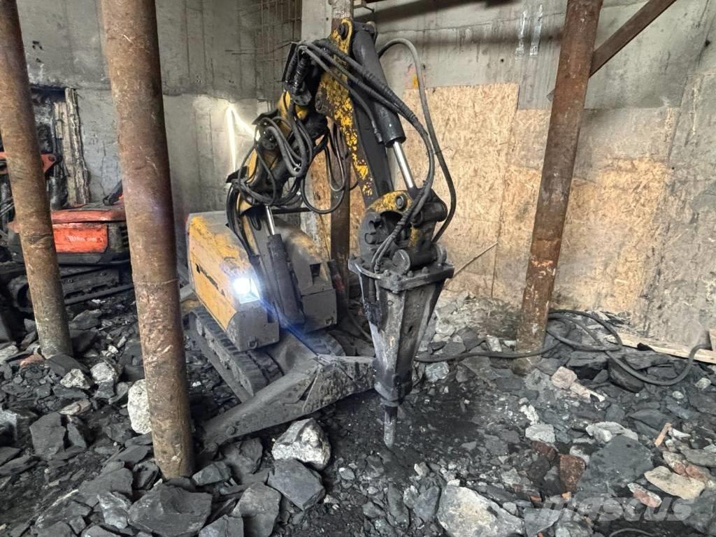 Brokk 180 Bontásra használt kotrók