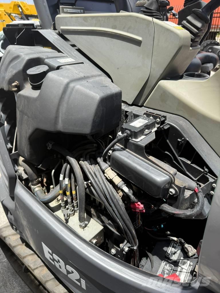 Bobcat E 32i Mini kotrók < 7t