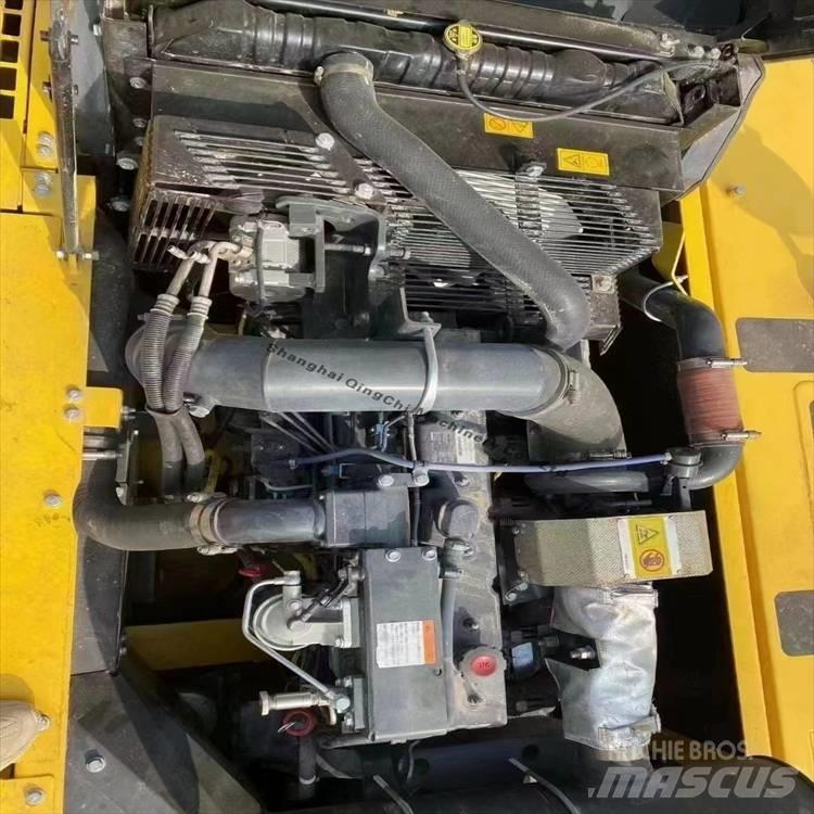 Komatsu 350 Lánctalpas kotrók
