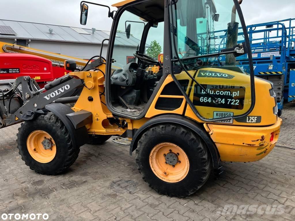 Volvo L 25 F Gumikerekes homlokrakodók