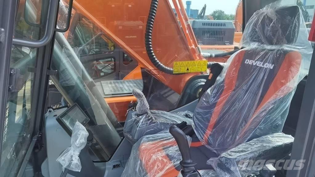 Develon DX 360LCA-7B Lánctalpas kotrók