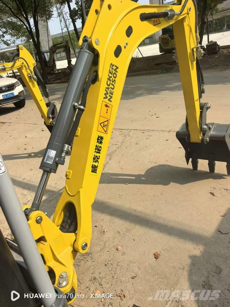 Wacker Neuson EZ 20 Lánctalpas kotrók
