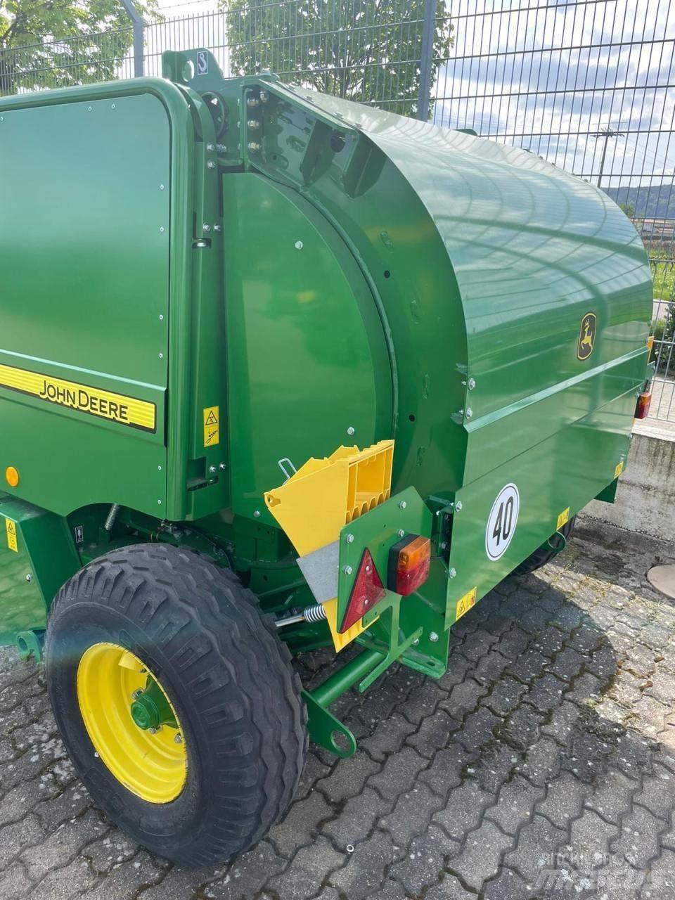 John Deere F440E Körbálázók