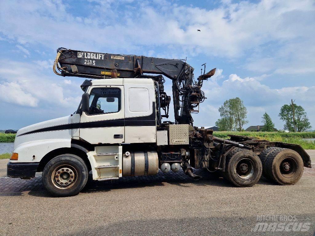 Volvo NH12.460 Nyergesvontatók
