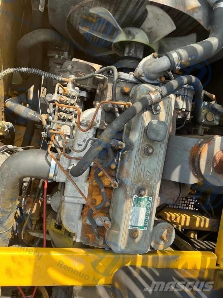 Xinyuan XYB75 Gumikerekes kotrók